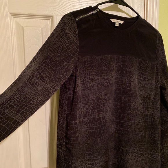 Shirt - Picture 3 of 4